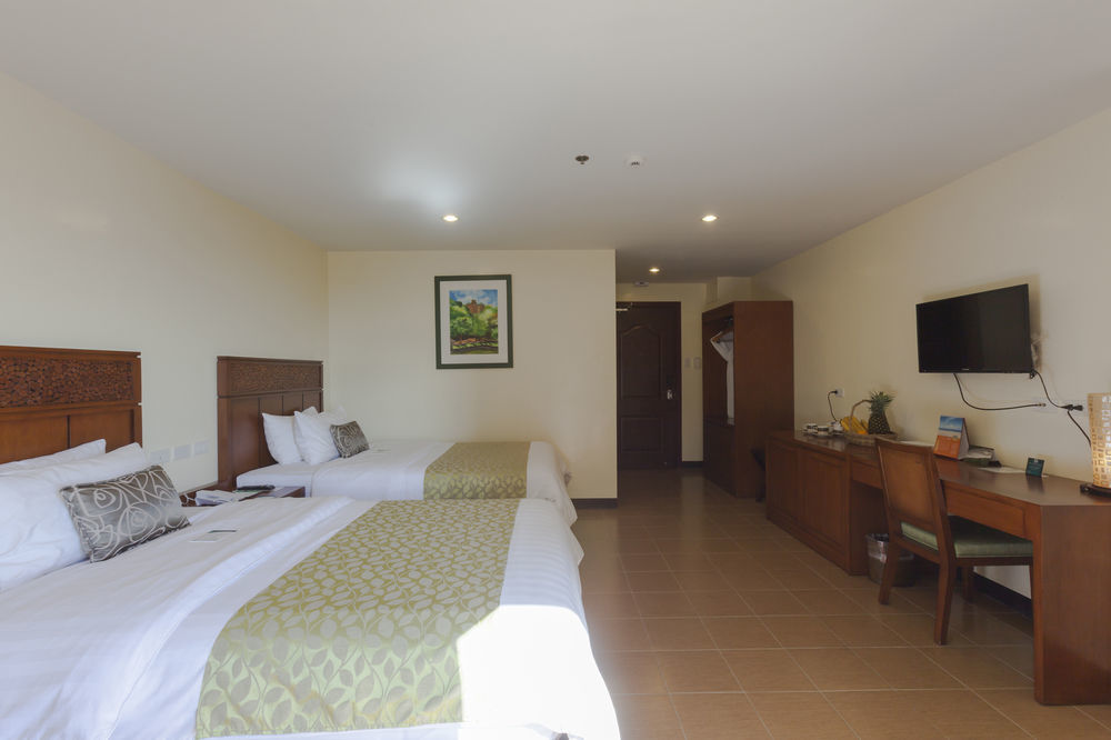 Canyon Woods Resort Club Tagaytay Tagaytay City Exterior photo