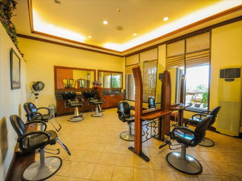 Canyon Woods Resort Club Tagaytay Tagaytay City Exterior photo